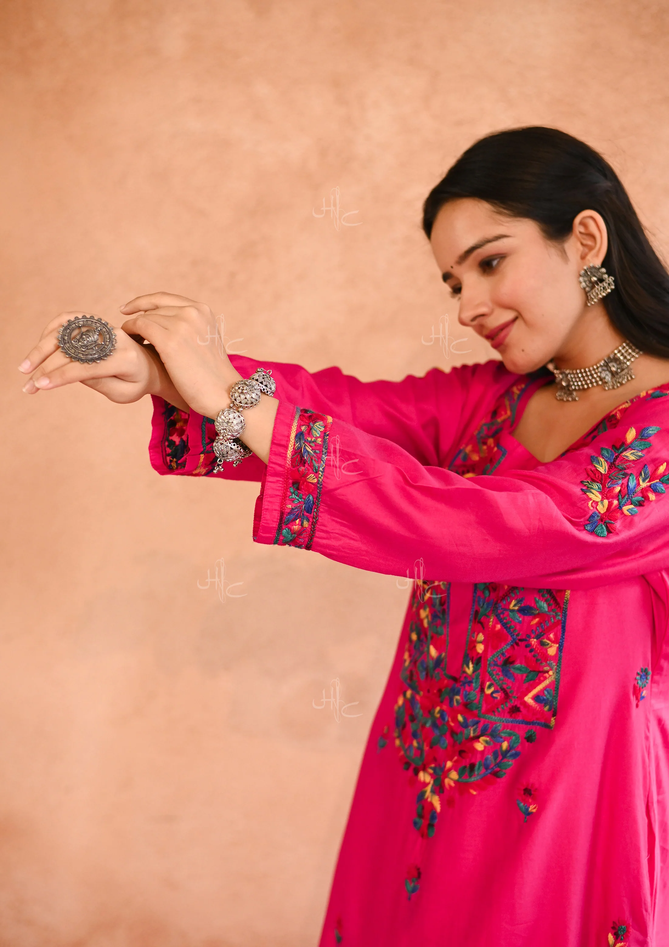 HOC Aafna Chikankari Chanderi Straight Kurta Set with Inner - Image 4