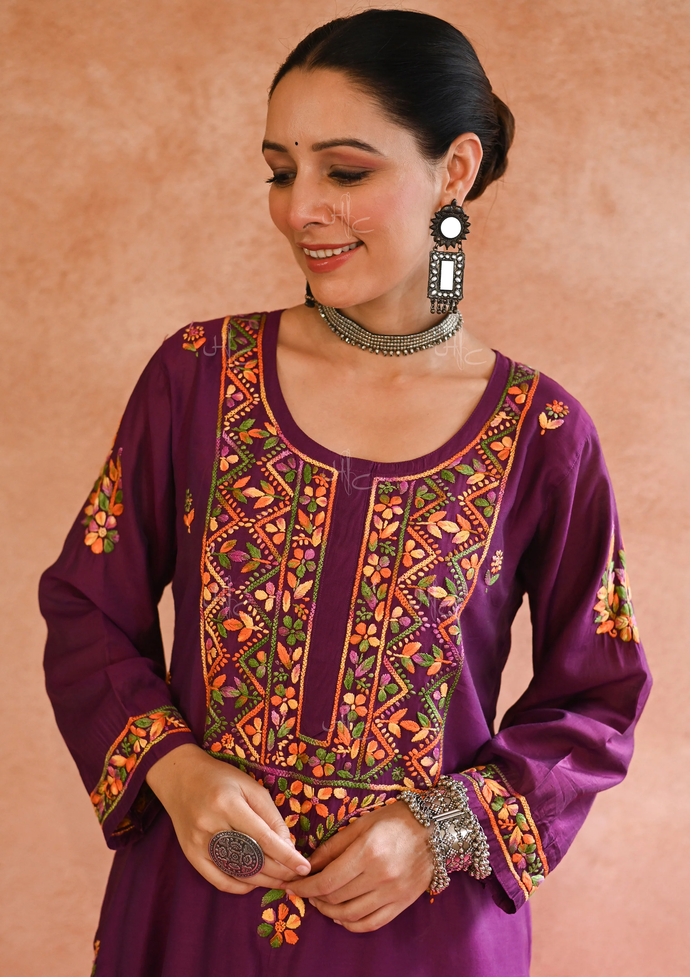 HOC Aafna Chikankari Chanderi Women's 2 PC Straight Kurta Set- Purple - Image 5