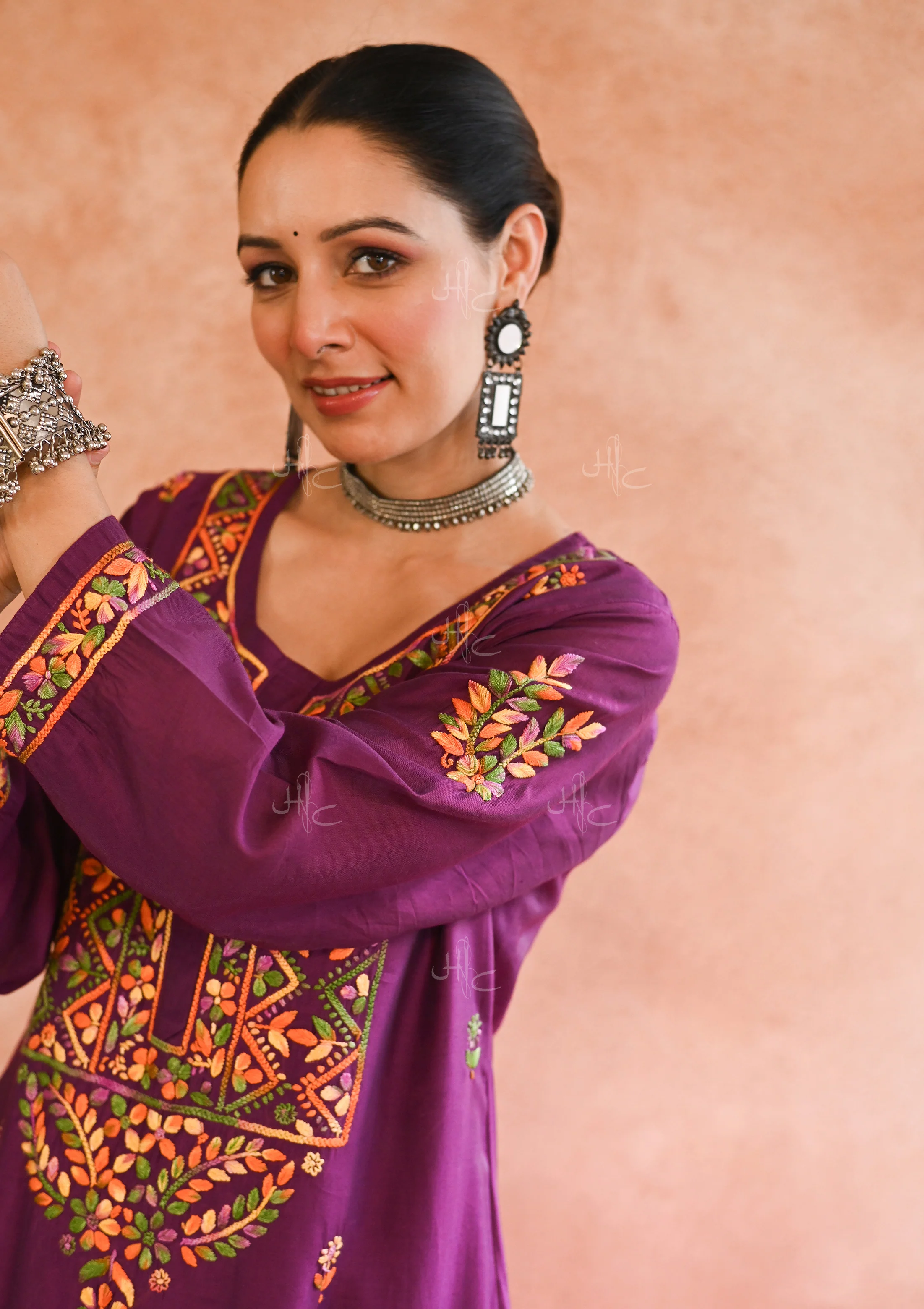 HOC Aafna Chikankari Chanderi Women's 2 PC Straight Kurta Set- Purple - Image 8