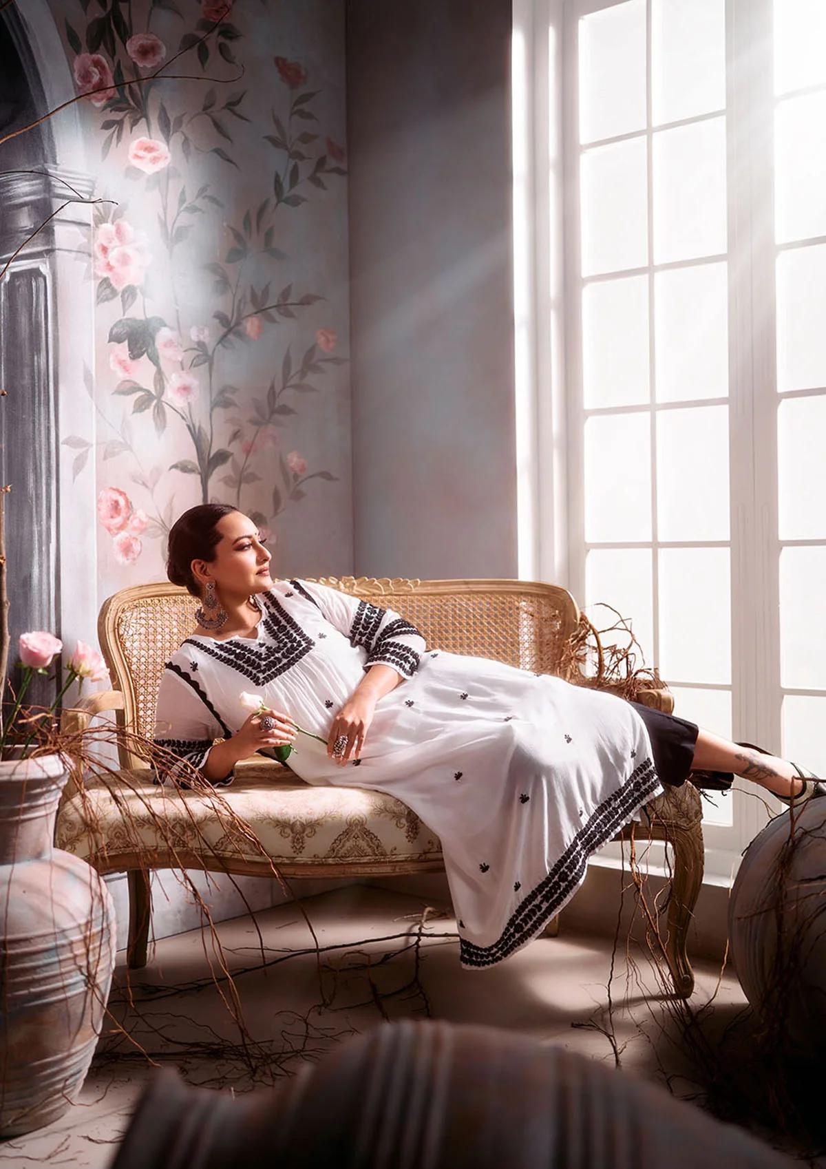Sona Chikankari Muslin Straight Kurta - Image 3