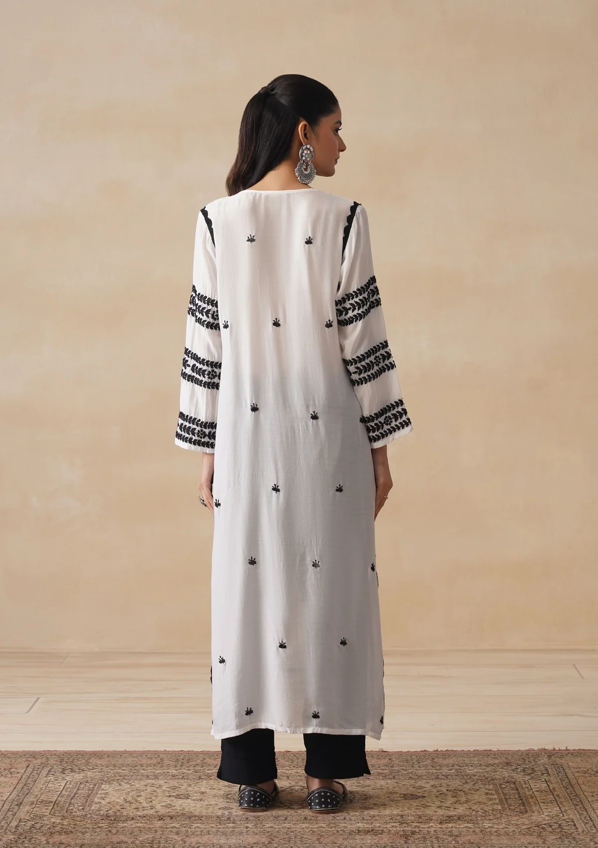 Sona Chikankari Muslin Straight Kurta - Image 6