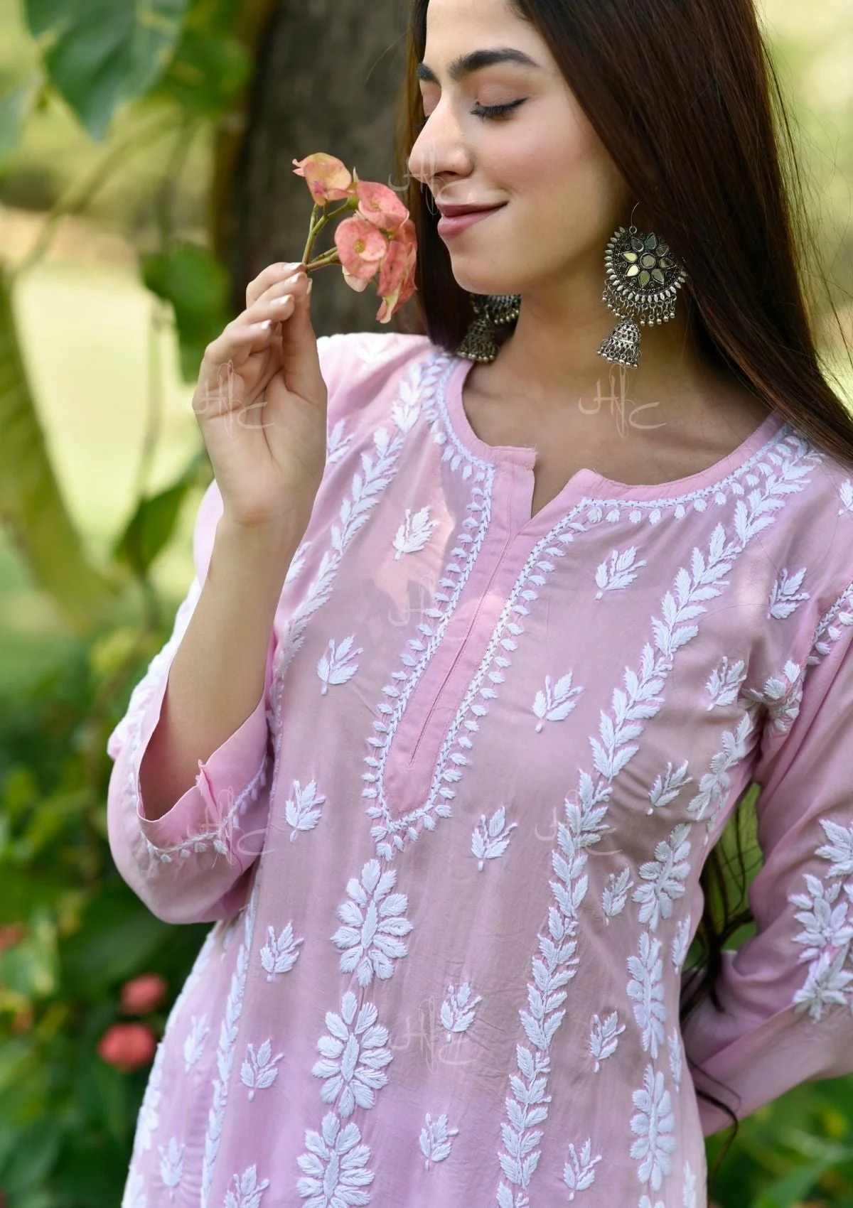 Basima Chikankari Modal Straight Kurta - Image 5