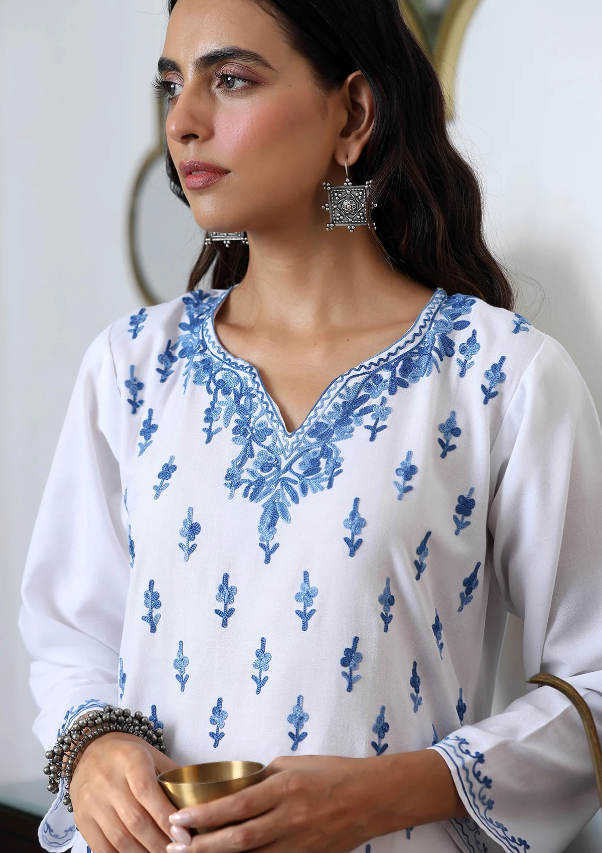 HOC Aari Embroidered Cotton Solid Women's Long Kurta - White - Image 2