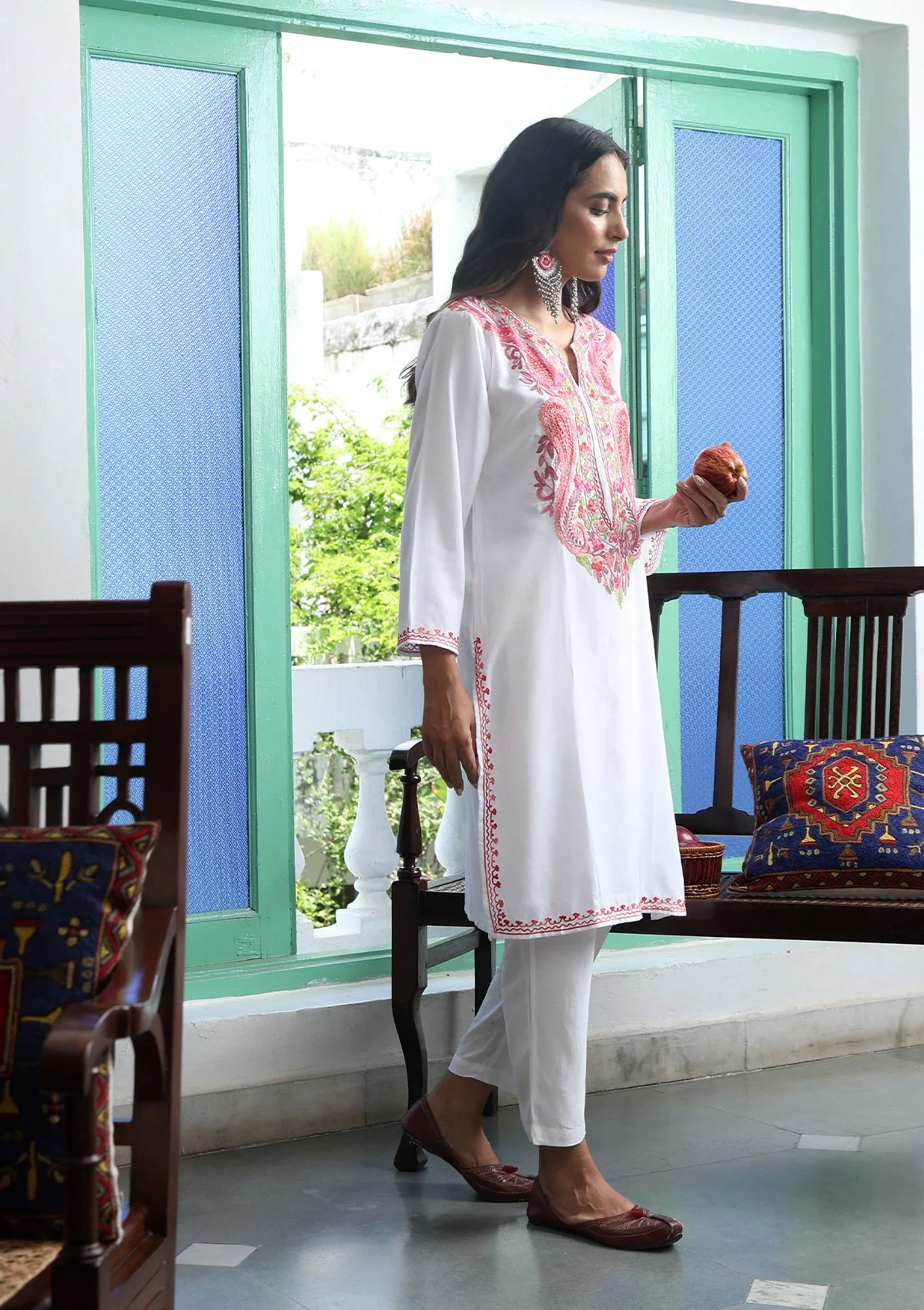 HOC Aari Embroidered Cotton Solid Women's Long Kurta - White - Image 5