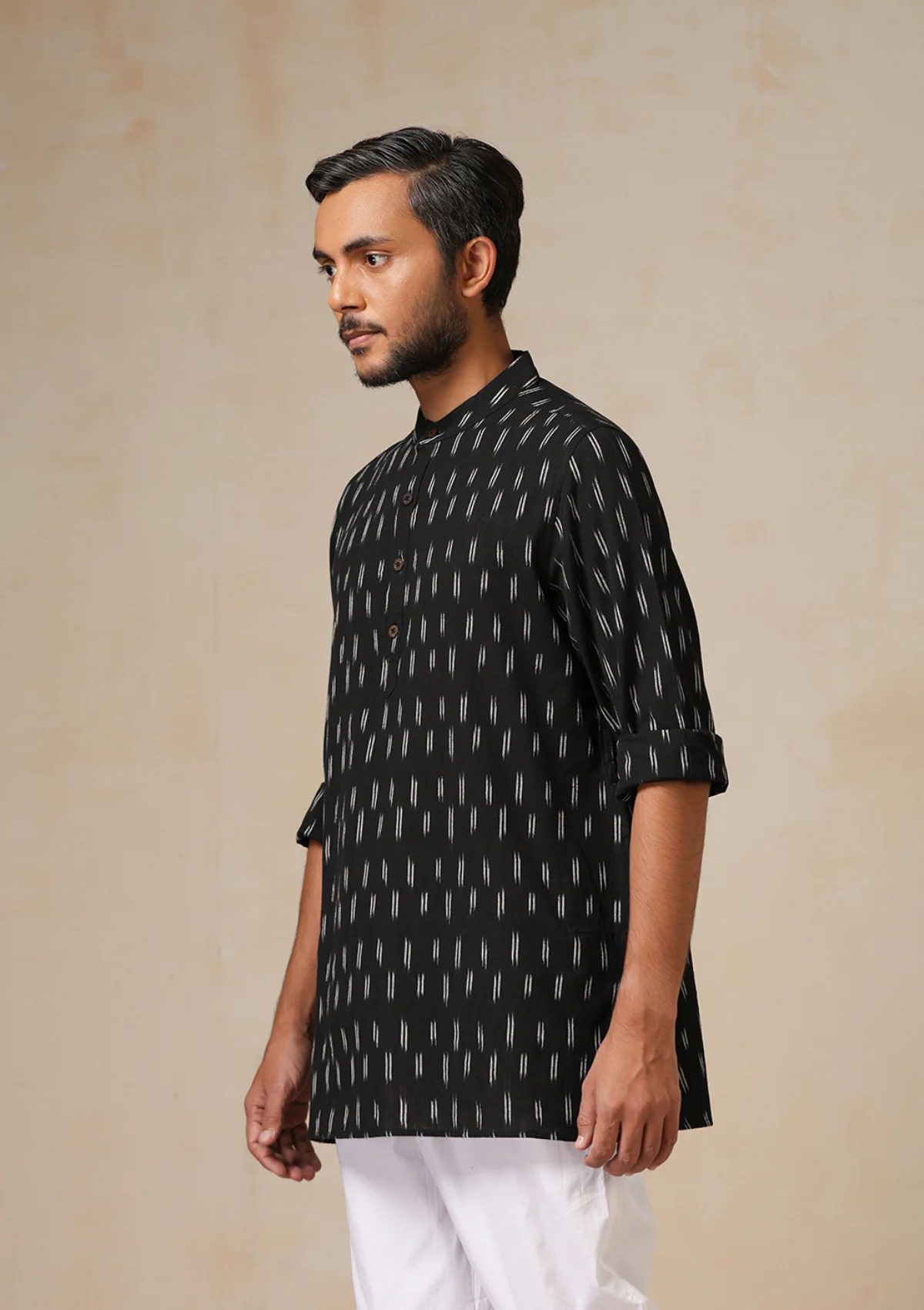 HOC Ikkat Cotton Solid Men's Short Kurta - Black - Image 5