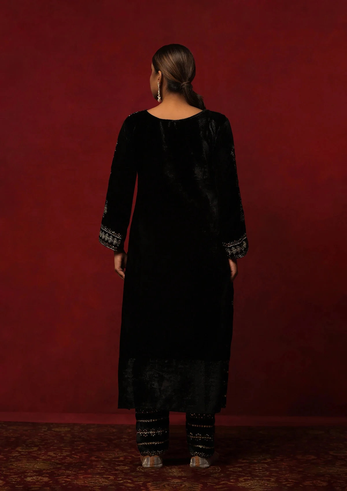 HOC Velvet Zari & Sequin Solid Women's 3 PC Long Kurta Set-Black - Image 5
