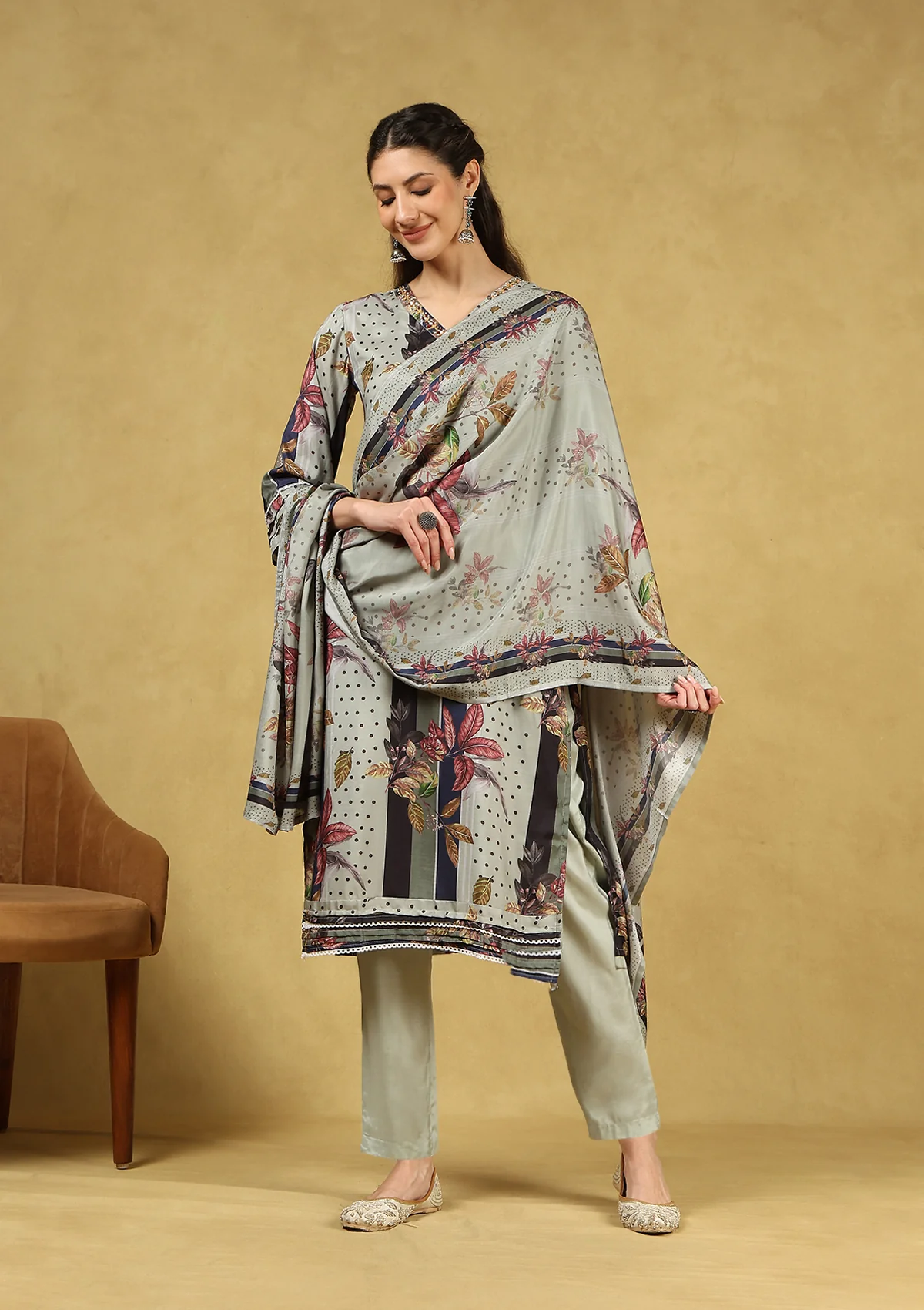 HOC Hand Embellished Muslin Printed Women's 3 PC Long Kurta Set with Dupatta - Grey - Image 5