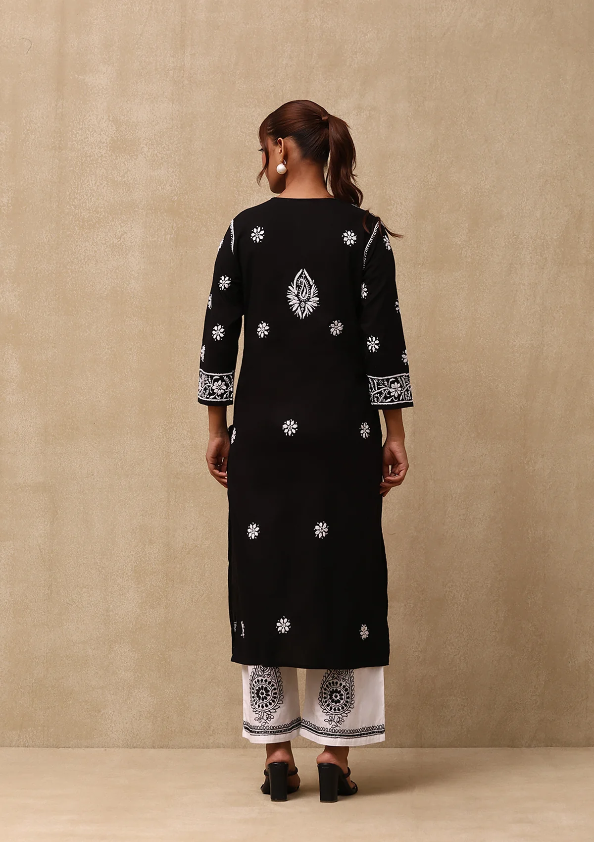 HOC Irha Chikankari Cotton Straight Kurta Set - Image 8