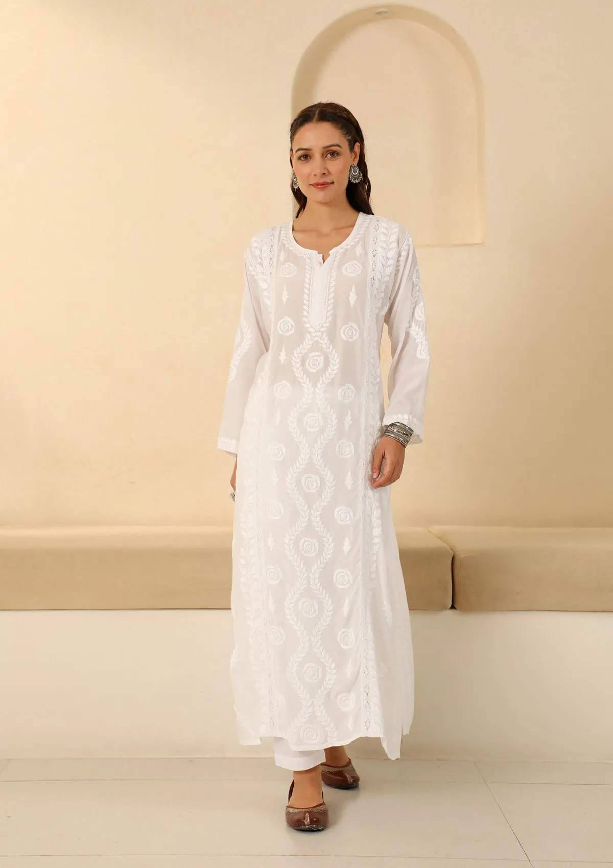 HOC Juri Chikankari Muslin Straight Kurta - Image 3