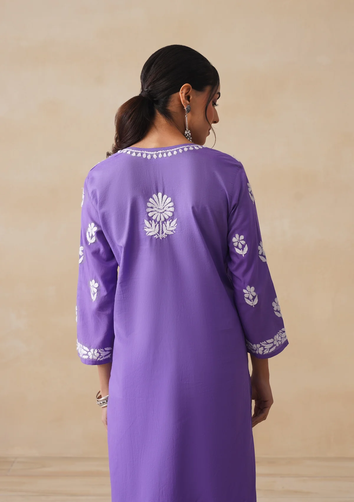 HOC Nida Chikankari Cotton Straight Kurta - Image 8