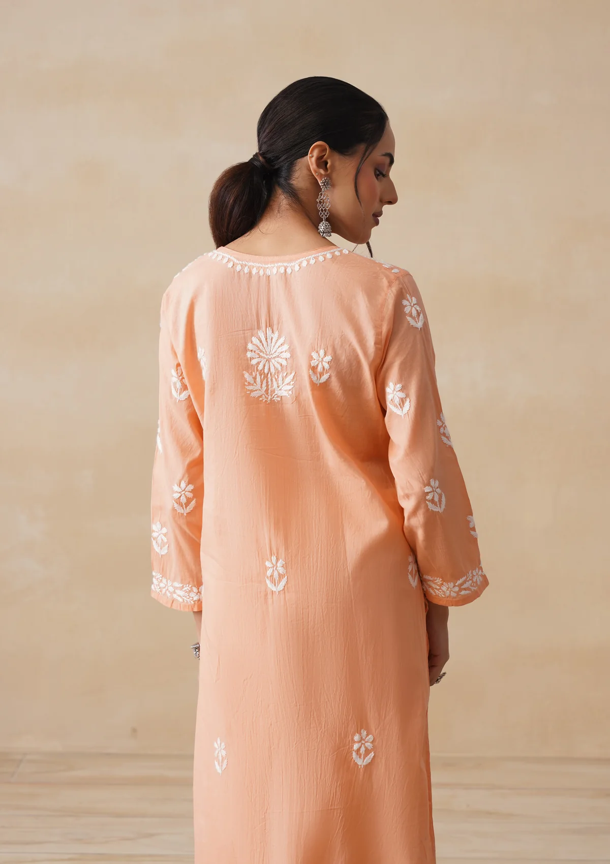 HOC Nida Chikankari Cotton Straight Kurta - Image 9