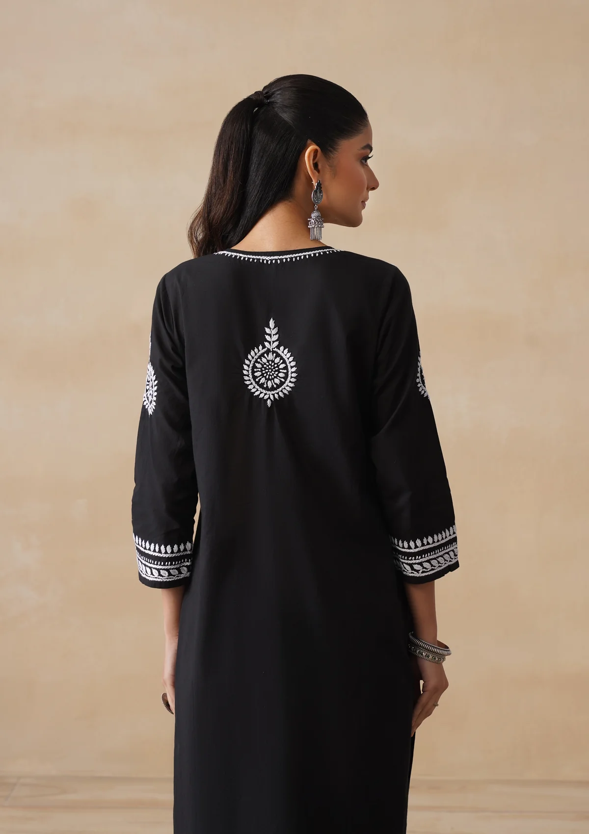 HOC Soha Chikankari Cotton Straight Kurta Set - Black - Image 11