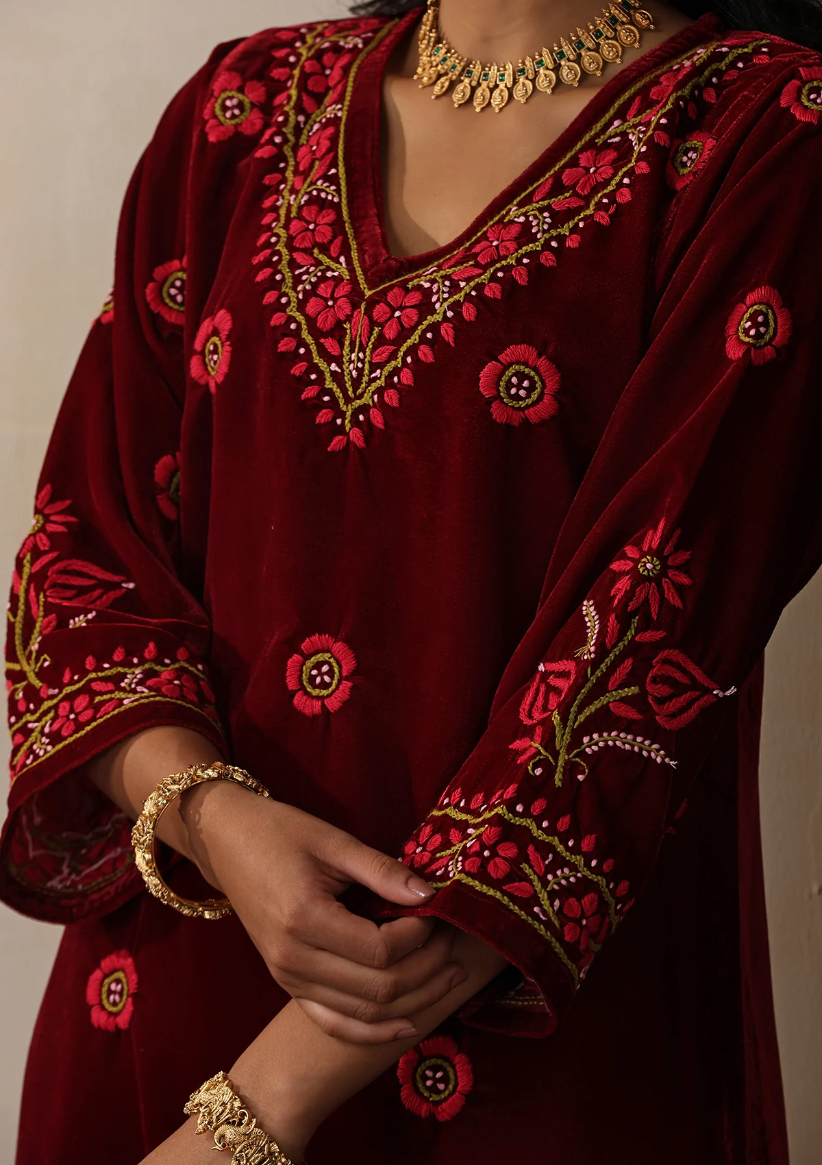 HOC Velvet Chikankari Solid Women's 2 PC Long Kurta Set - Maroon - Image 2