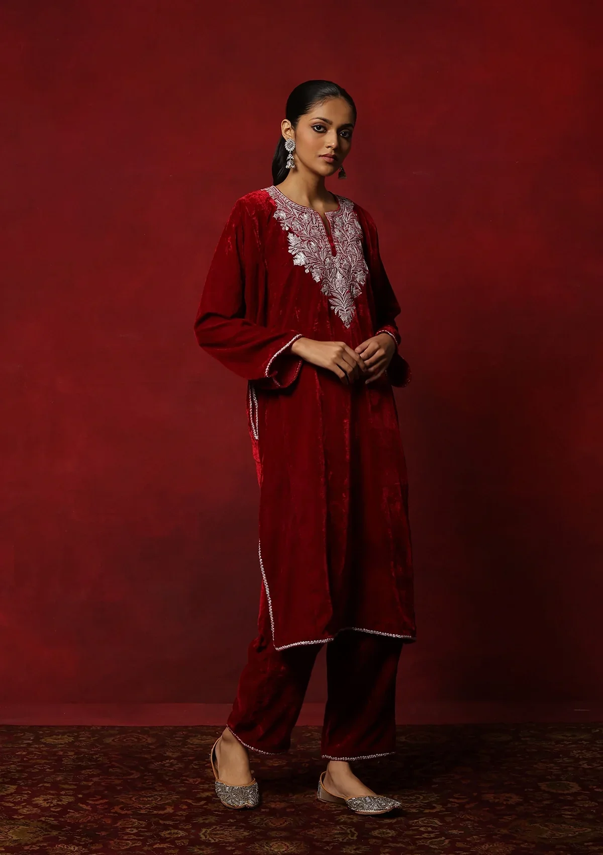 HOC Velvet Tilla Embroidered Solid Women's 2 Pc Phiran Set -Maroon - Image 4