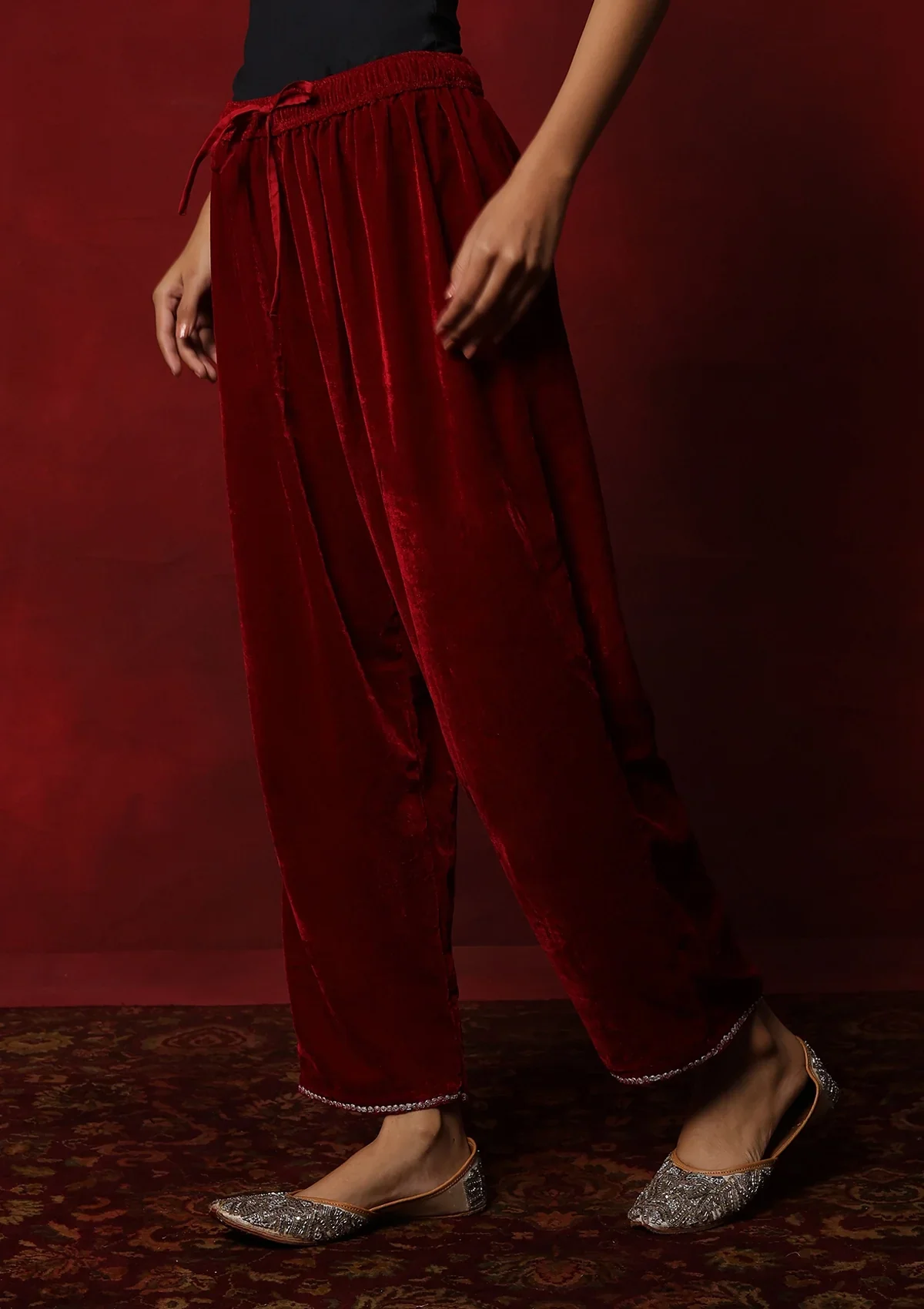 HOC Velvet Tilla Embroidered Solid Women's 2 Pc Phiran Set -Maroon - Image 5