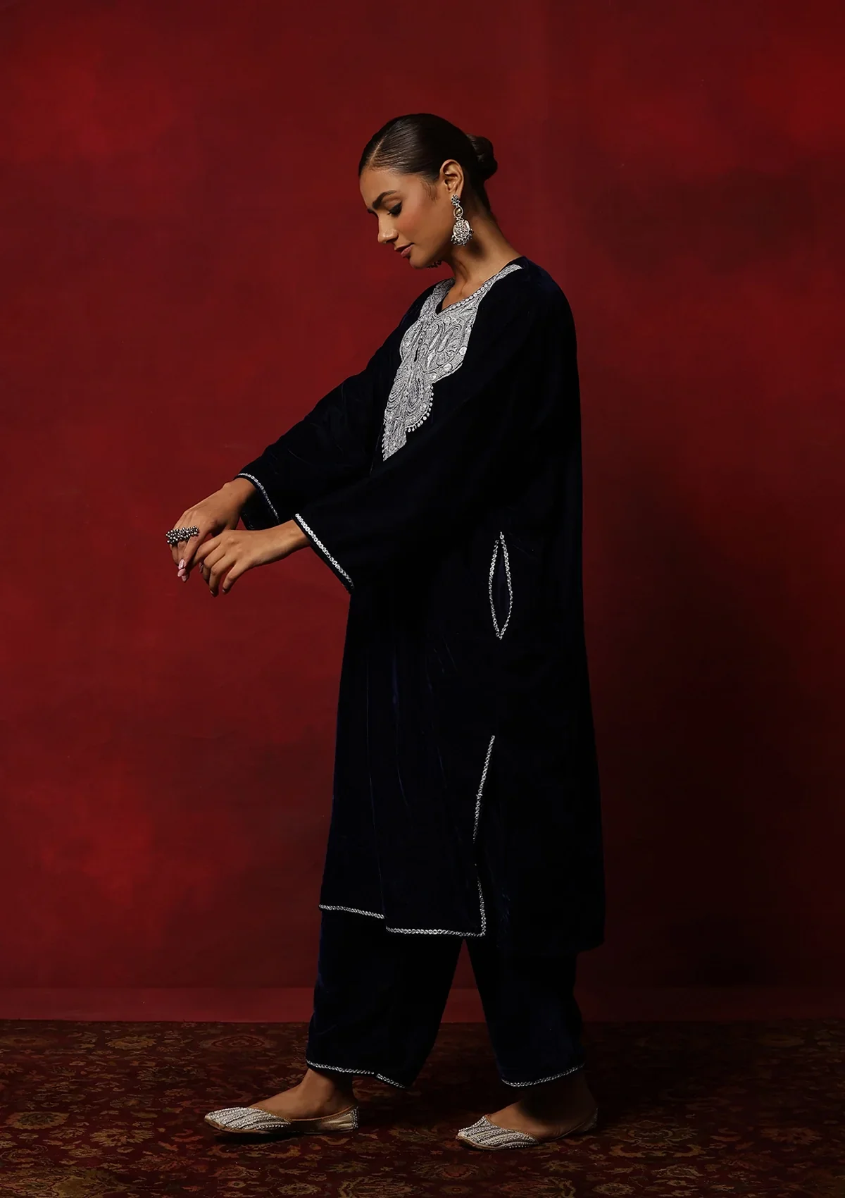 HOC Velvet Tilla Embroidered Solid Women's 2 Pc Phiran Set -Navy Blue - Image 4