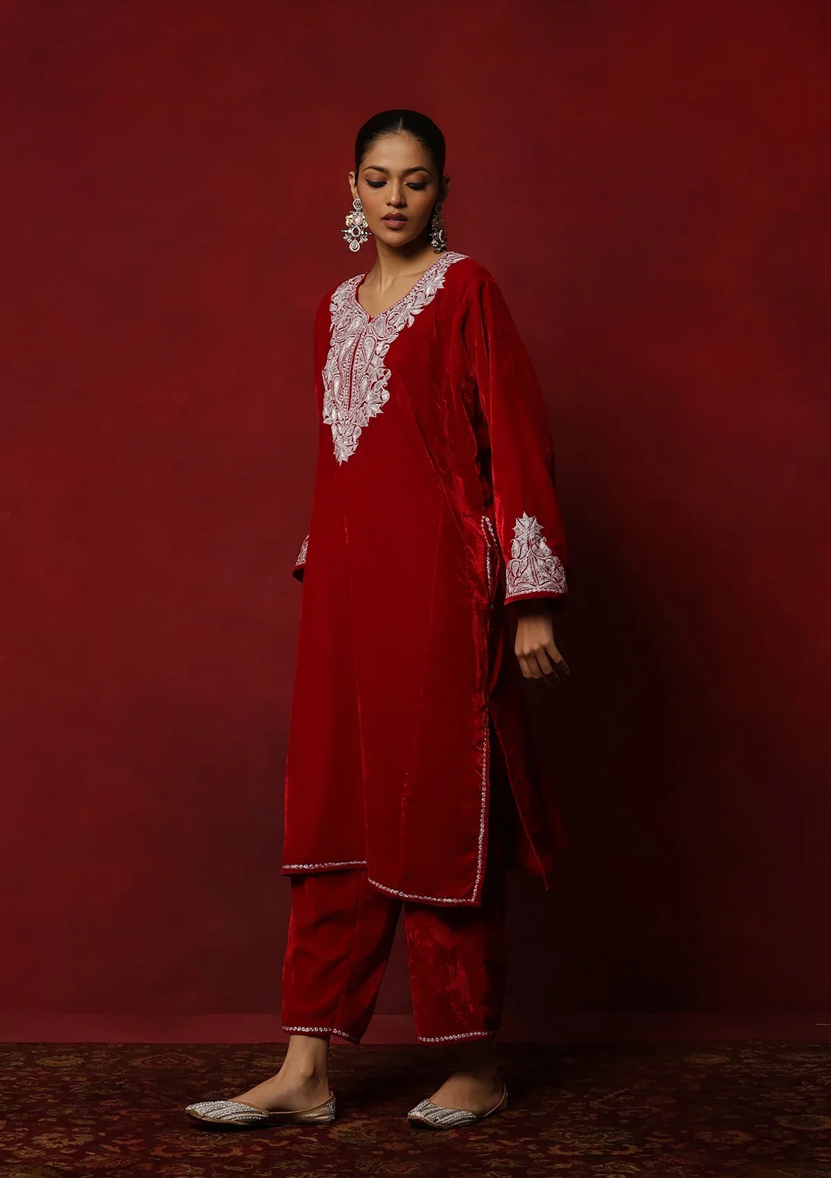 HOC Velvet Tilla Embroidered Solid Women's 2 Pc Phiran Set -Red - Image 4