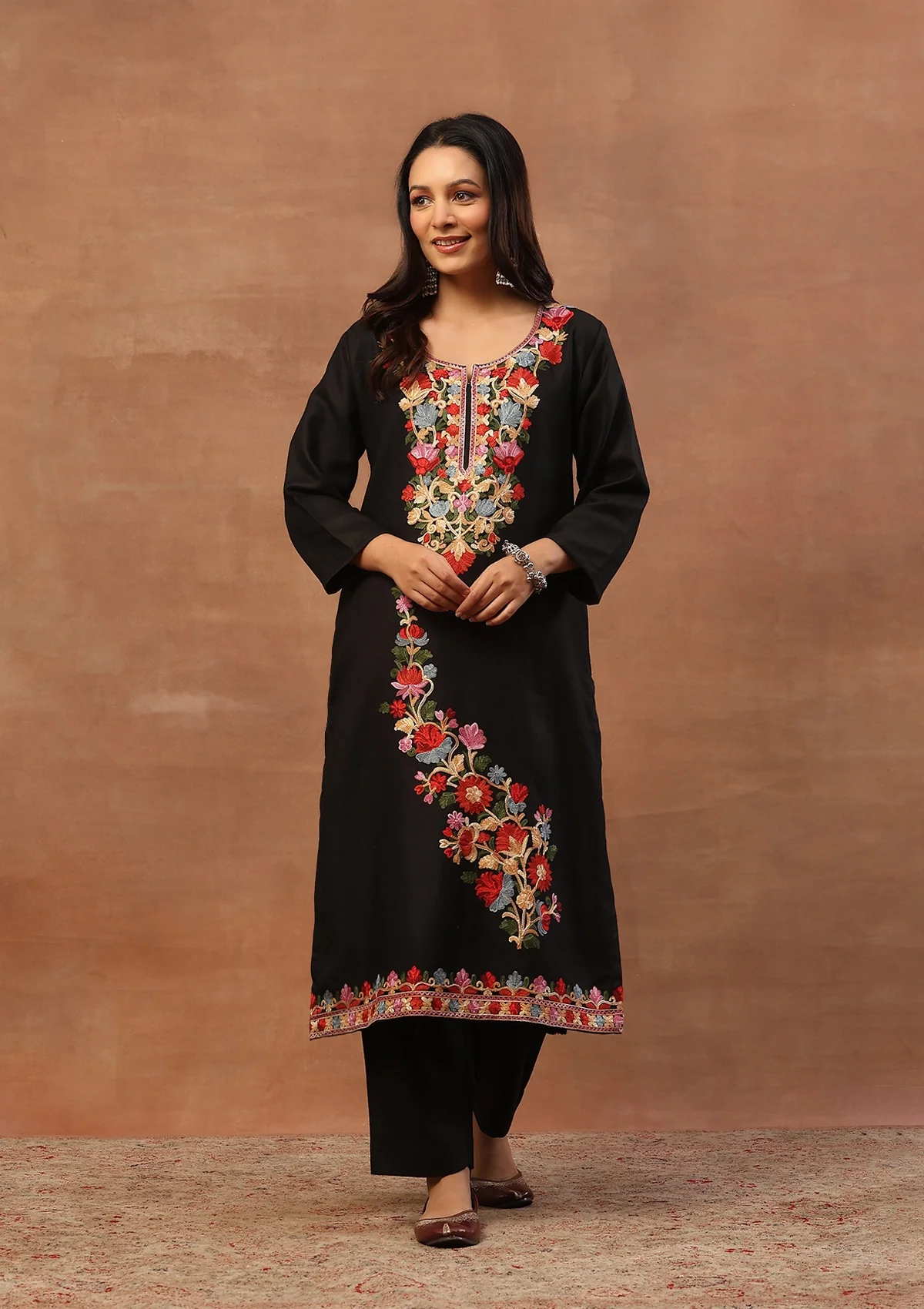HOC Wool Aari Embroidered Solid Women's Long Kurta Set-Black