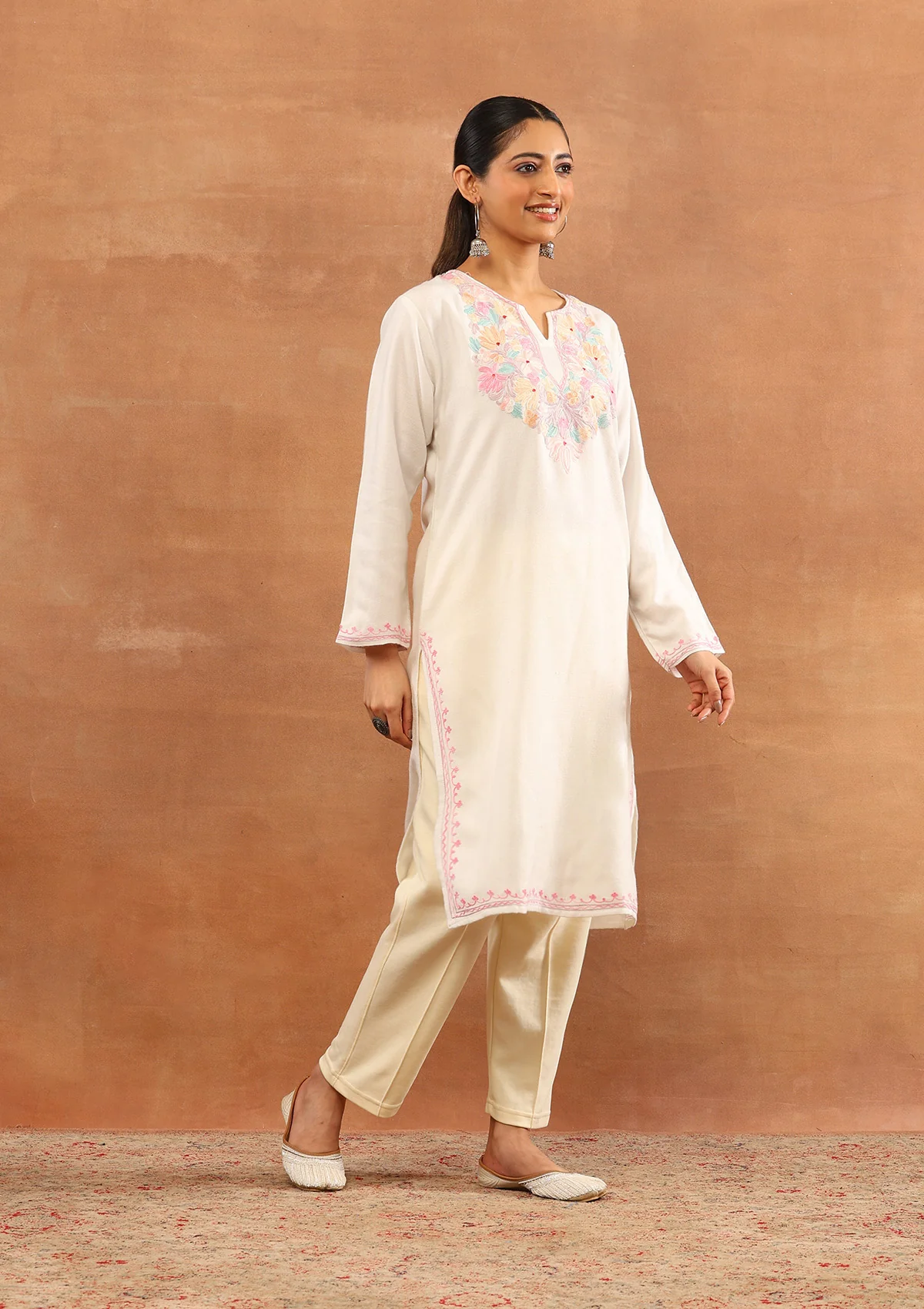 HOC Wool Aari Embroidered Solid Women's Long Kurta - White - Image 4