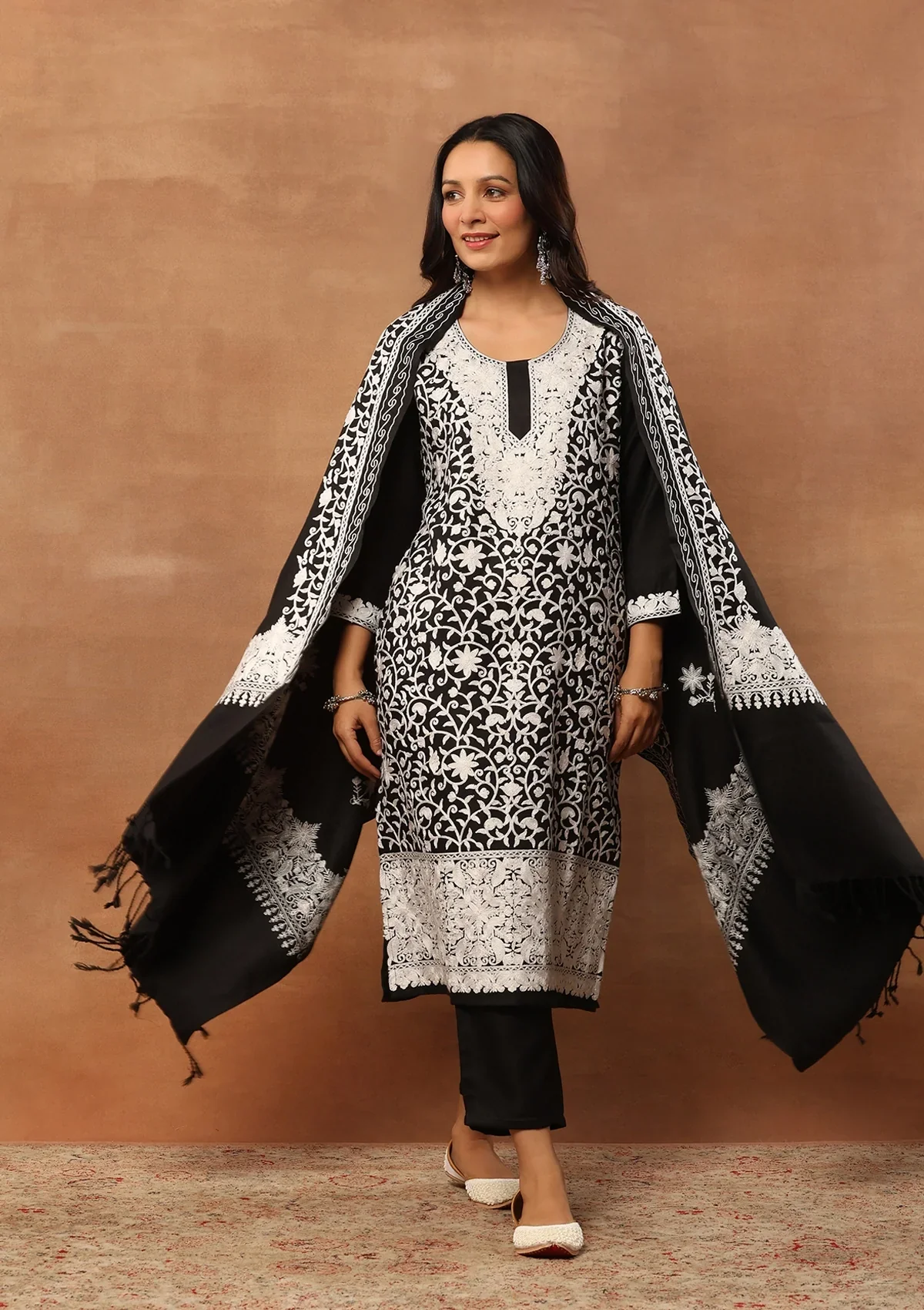 HOC Wool Aari Embroidered Straight Kurta Set With Dupatta-Black