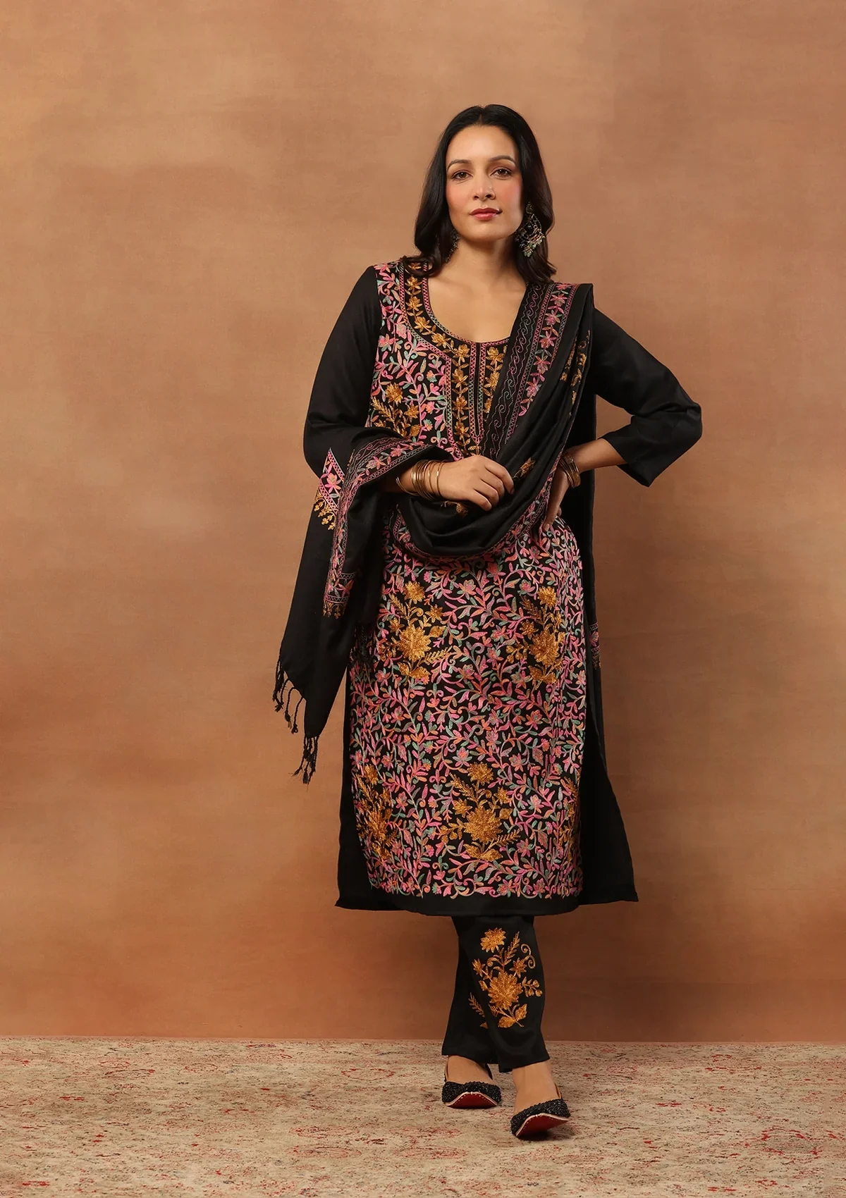 HOC Wool Aari Embroidered Straight Kurta Set With Dupatta-Black