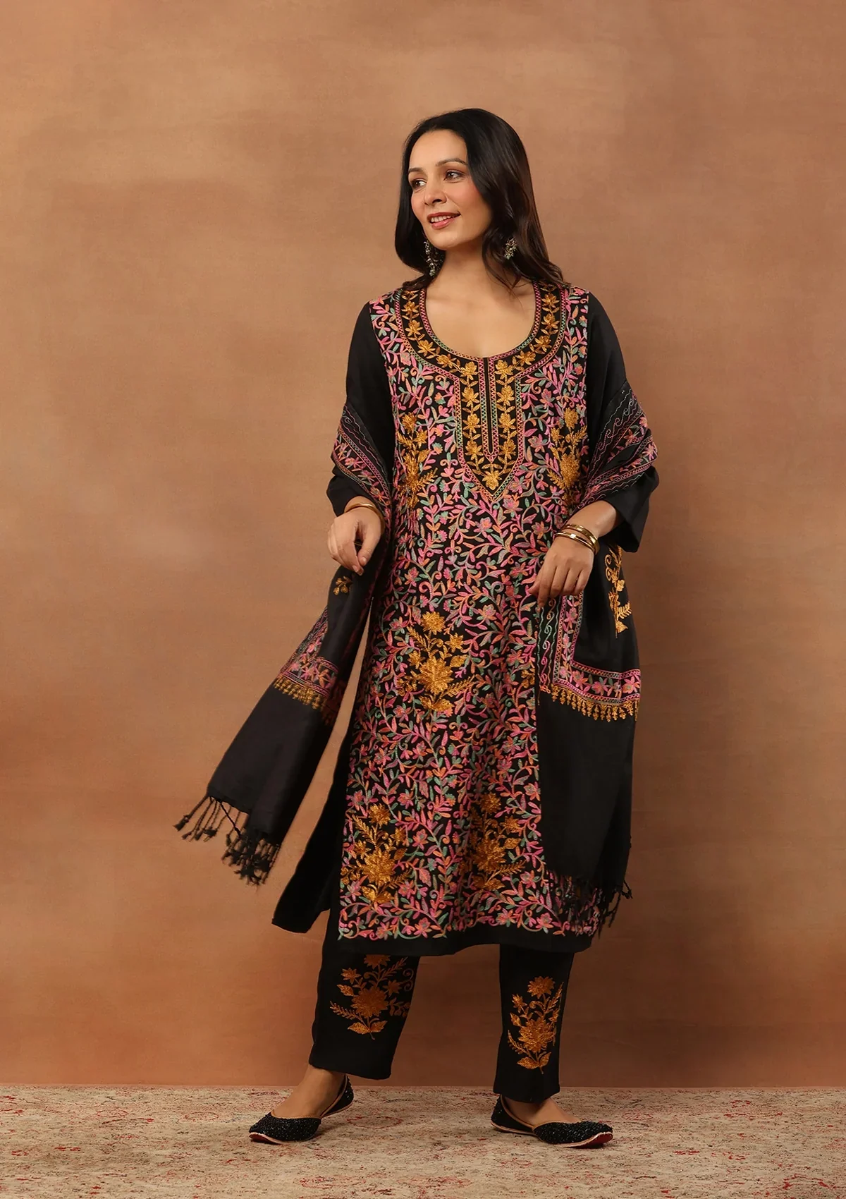 HOC Wool Aari Embroidered Straight Kurta Set With Dupatta-Black - Image 3