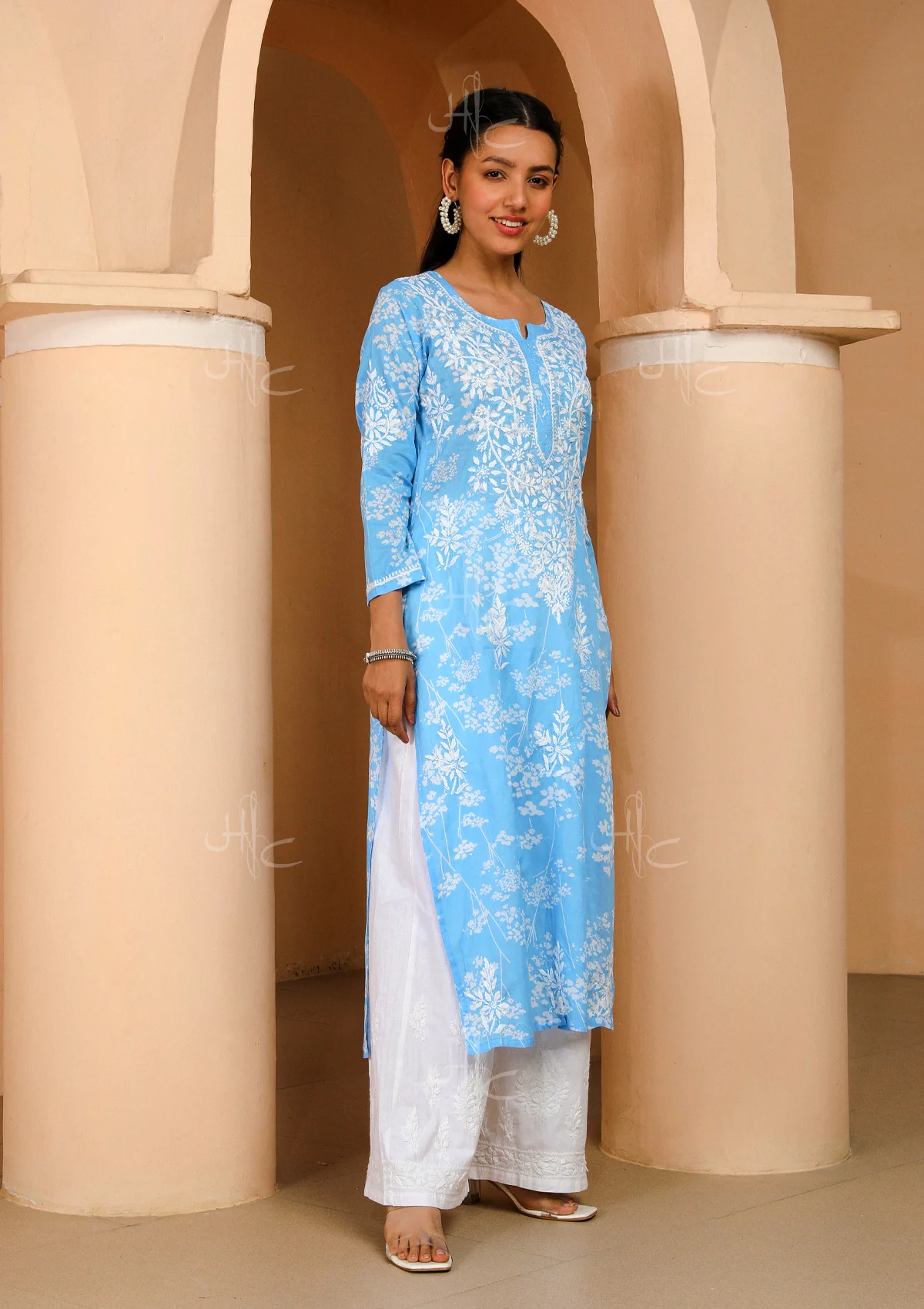 Zainab Chikankari Mulmul Straight Kurta - Image 5