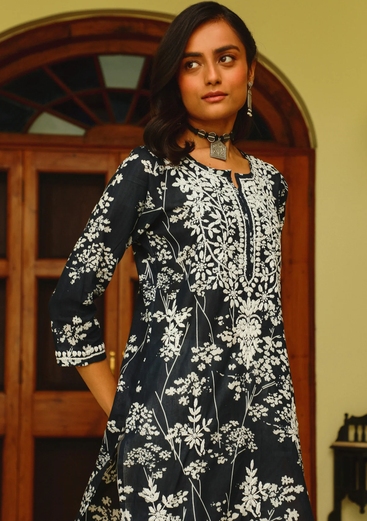 Zainab Chikankari Mulmul Straight Kurta - Image 5
