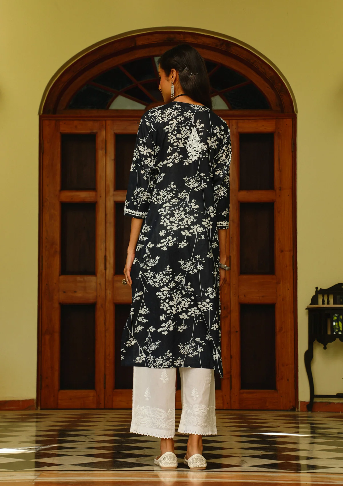 Zainab Chikankari Mulmul Straight Kurta - Image 8